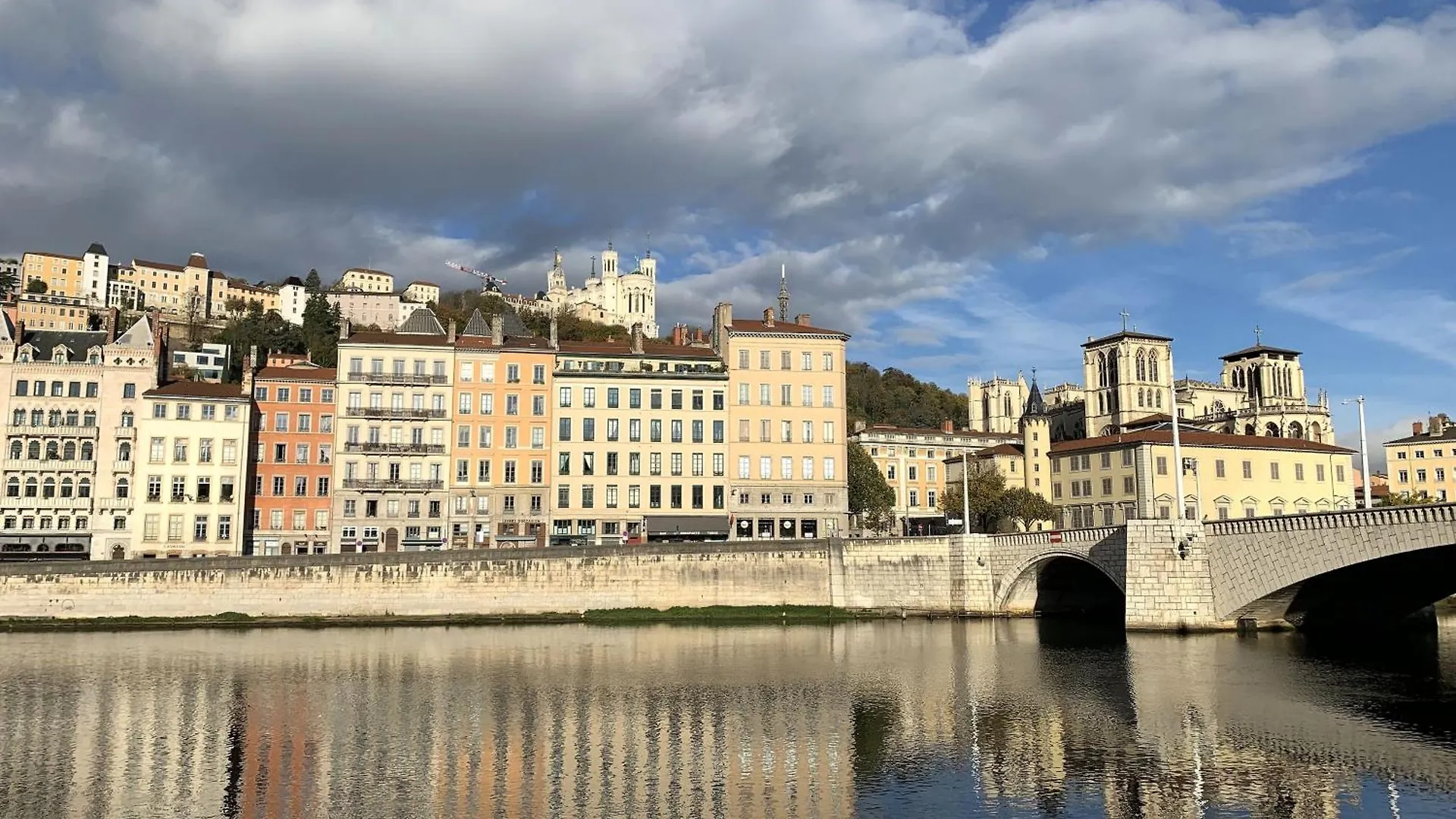 Nest In Heart Of Lyon Lägenhet